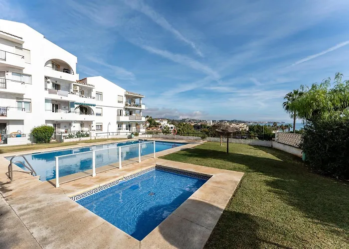 Superbly Situated Vistamar